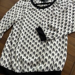 Aqua black and white banded bottom and sleeves